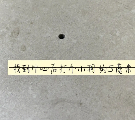 鸠江瓷砖空鼓维修公司专业解答在瓷砖铺贴过程中，如果砂料搅拌不均匀，将会带来以下问题
